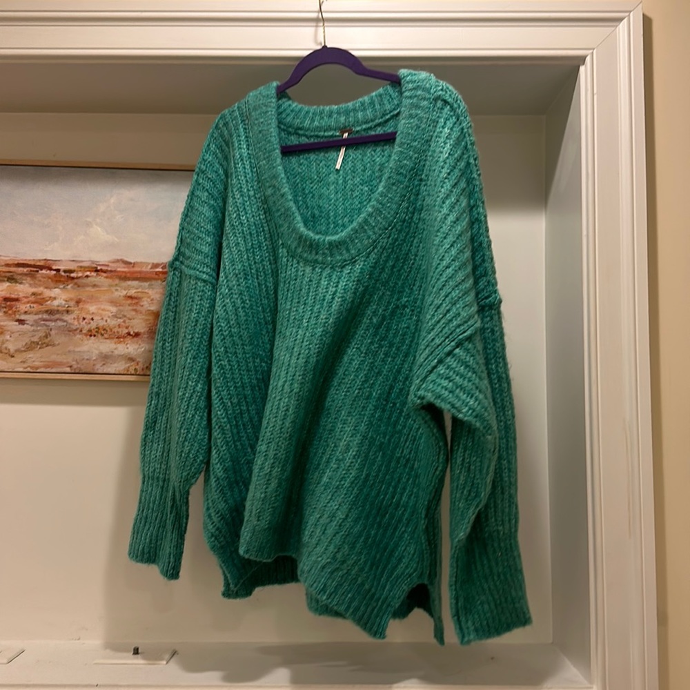 Never worn free people sweater size L